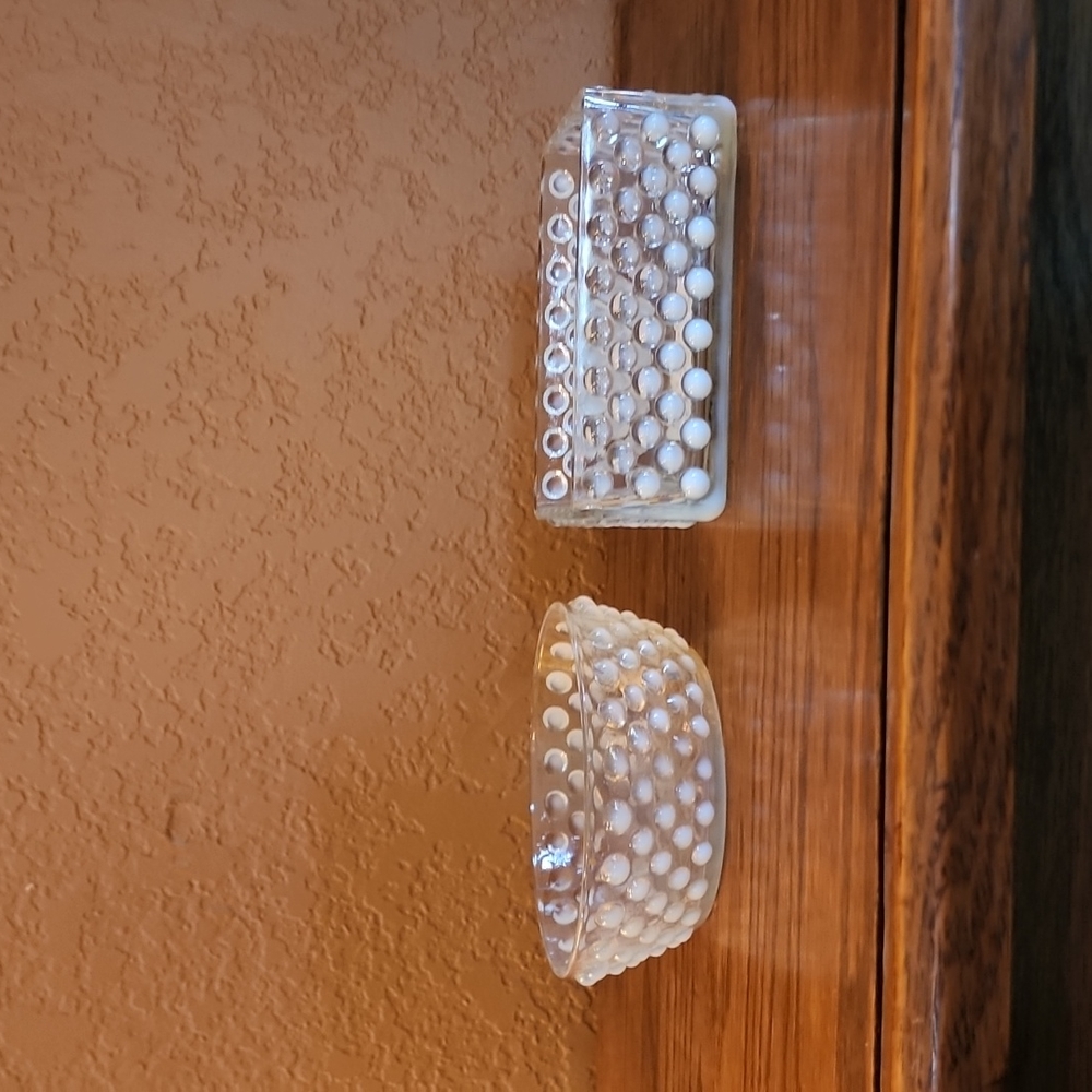 Vintage trinket dishes. Moonstone glass.
